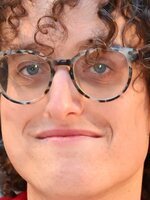 Foto de Jane Schoenbrun, director de Adolescencia, sexo, y muerte en Camp Miasma