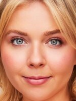 Foto de Emma Keifer, actriz de Omaha