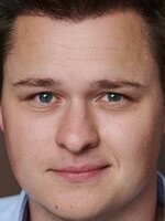 Foto de Cooper Tomlinson, actor de Obsesión