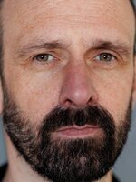 Foto de Michael Condron, actor de No Ordinary Heist