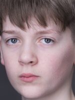 Foto de Rodaidh Findlay, actor de  El Guardian Ultimo Refugio