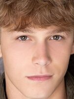 Foto de Hudson Meek, actor de El final de Oak Street