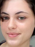 Foto de Aaliyah Lynch, actriz de Espejos Nº 3