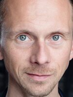 Foto de Tom Godwin, actor de Savage House