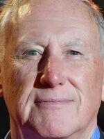 Foto de James Smith, actor de Savage House