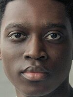 Foto de Anthony J. Abraham, actor de Emily, ¿Dónde Estás?