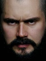 Foto de Sebastián Sierra, actor de Brothers Under Fire