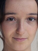 Foto de Lorea Intxausti Oregi, actriz de Yo no moriré de amor