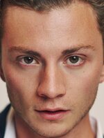 Foto de Richard Ellis, actor de Madre oscura