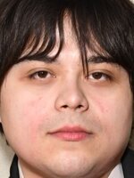Foto de Isaiah Lehtinen, actor de La ironía del amor