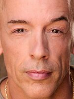 Foto de Kevin Lawson, actor de Bad Counselors