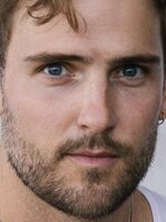 Foto de Travis Nelson, actor de La otra madre