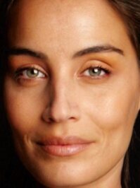  Lara Wolf
