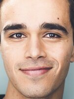 Foto de Abubakr Ali, actor de Your Mother Your Mother Your Mother