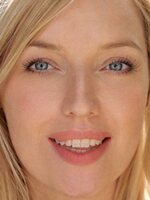 Foto de Joy McAvoy, actriz de California Schemin'