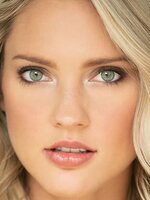 Foto de Ciara Hanna, actriz de Legend of the White Dragon