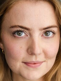  Elle Watson