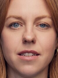  Ellie White