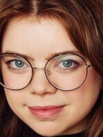 Foto de Claire Scavone, actriz de No se desea buena suerte