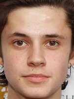 Foto de Ceallach Spellman, actor de Black Box: Vuelo 298