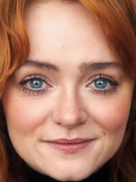  Leah Byrne