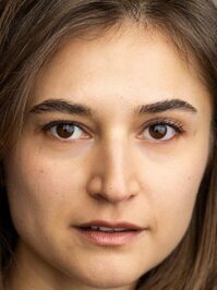  Isabella Nefar