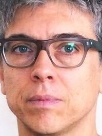  Julio D. Wallovits