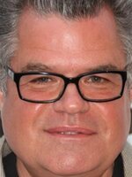 Foto de Michael Badalucco, actor de La excepción a la regla