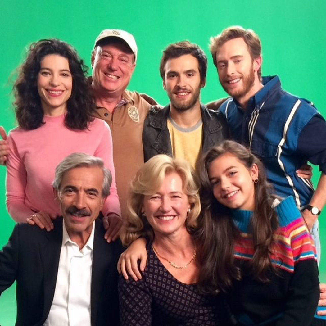 La familia Alcántara junto al director Antonio Cano