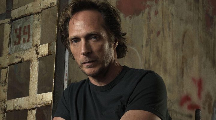 William Fichtner (Alex Mahone)