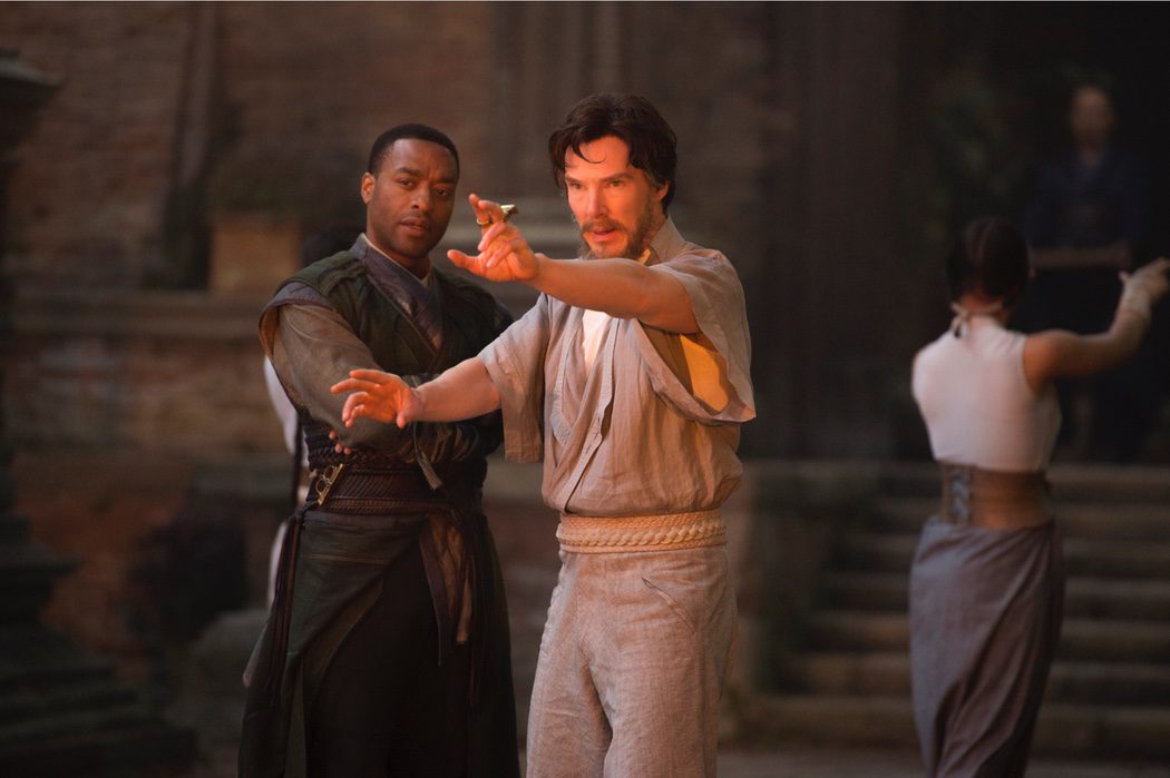 Doctor Strange entrenando con Baron Mordo