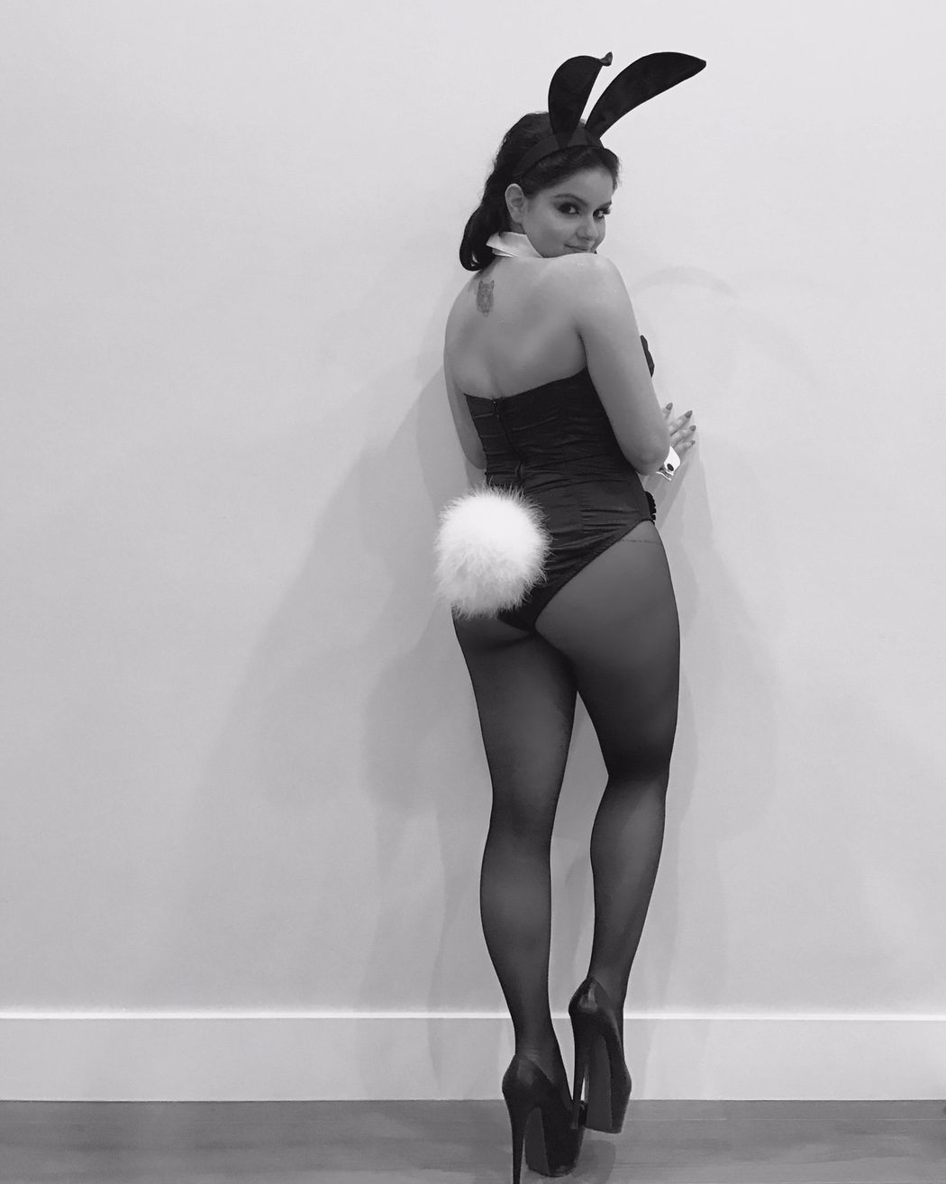 Ariel Winter de conejita sexy