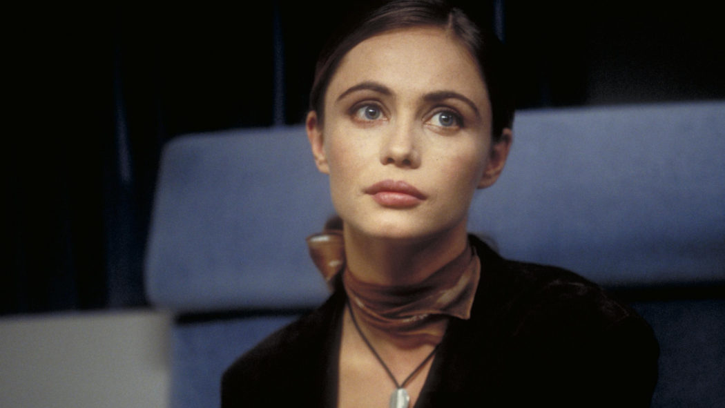 Claire Phelps (Emmanuelle Béart)