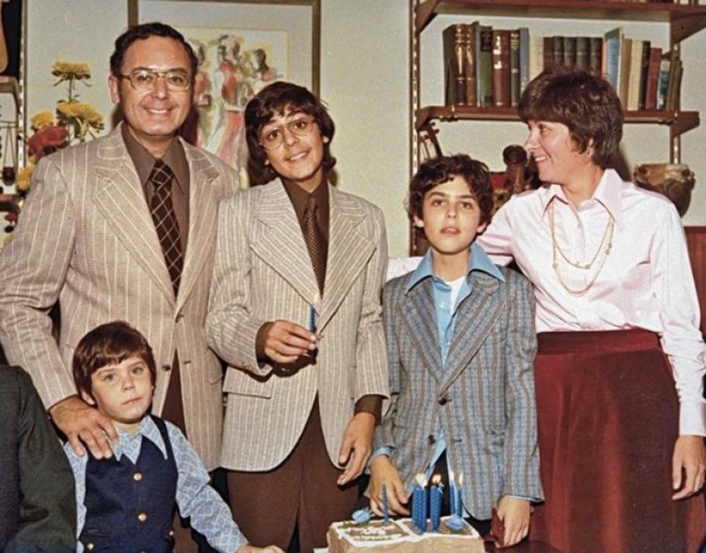 'Capturing the Friedmans'