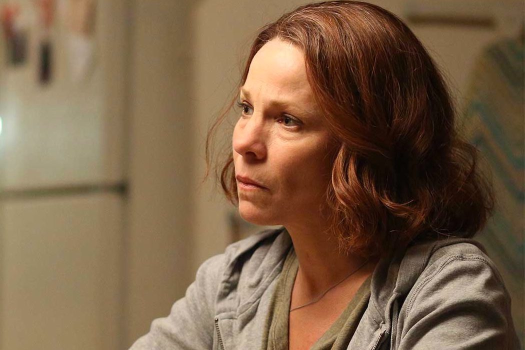 Olvidada: Lili Taylor en 'American Crime'