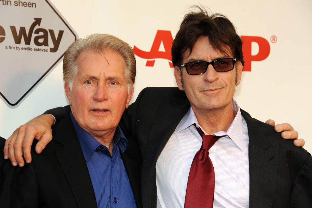 Martin y Charlie Sheen son Ramón y Carlos Estévez