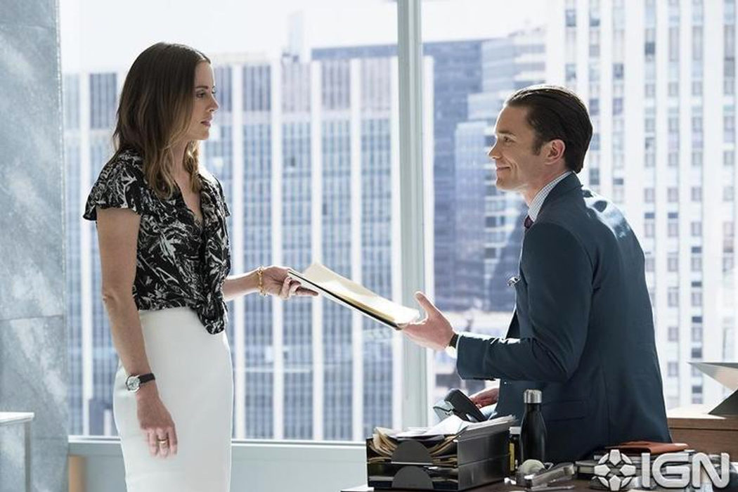 Joy (Jessica Stroup) y Ward Meachum (Tom Pelphrey)