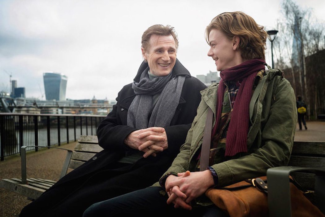 Liam Neeson (Daniel) y Thomas Brodie-Sangster (Sam)