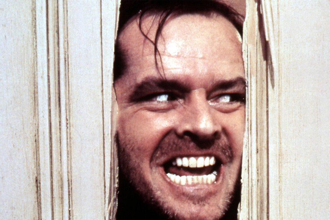 Jack Nicholson a hachazos con la puerta