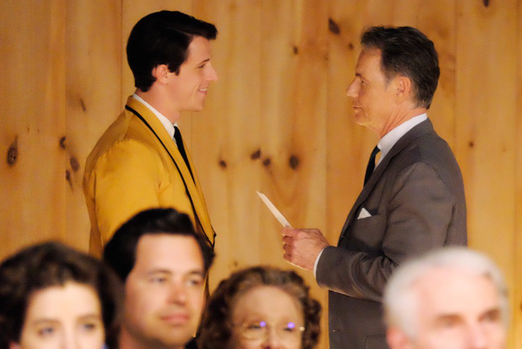 Shane Harper es Robbie Gould y Bruce Greenwood es el Dr. Jake Houseman