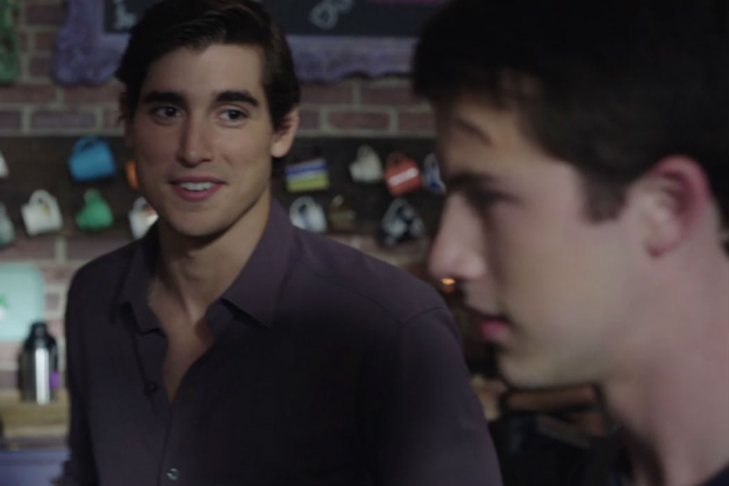 Henry Zaga (Brad)