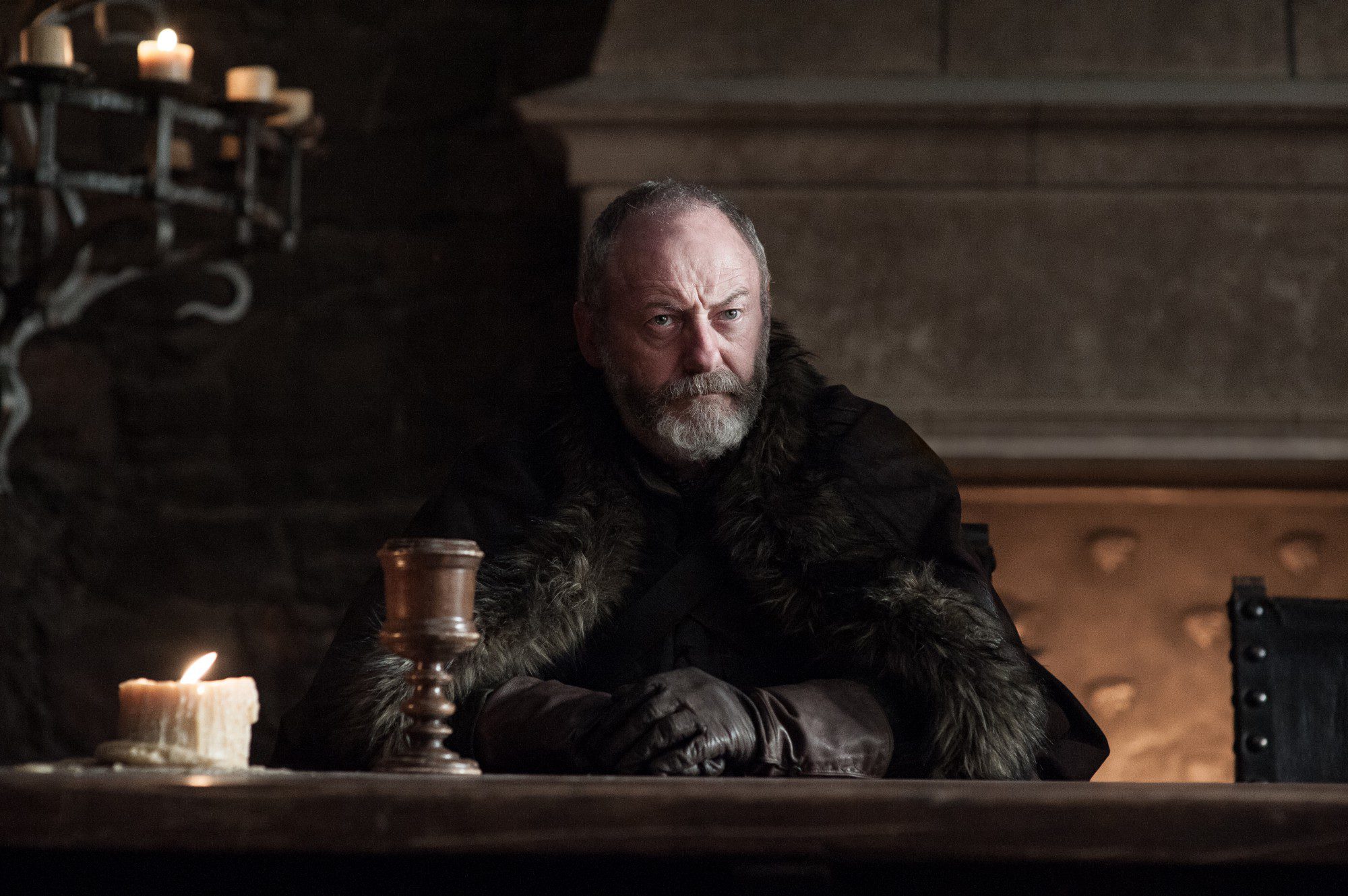 Davos Seaworth con cara de circunstancia