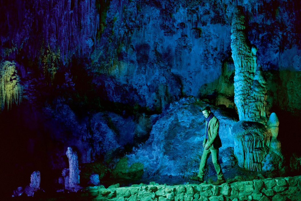 Brad Pitt entre las rocas