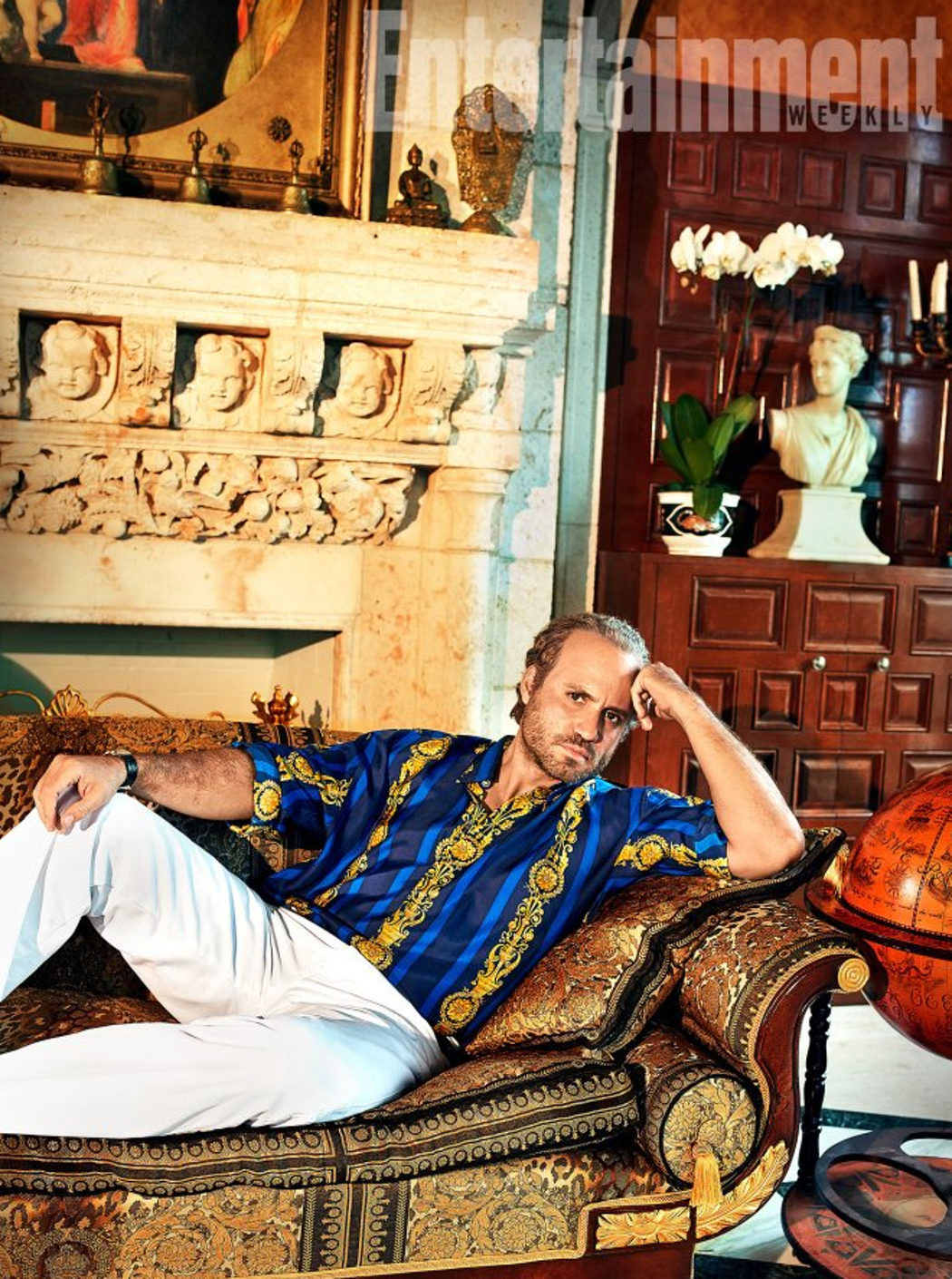 Gianni Versace en el sofá