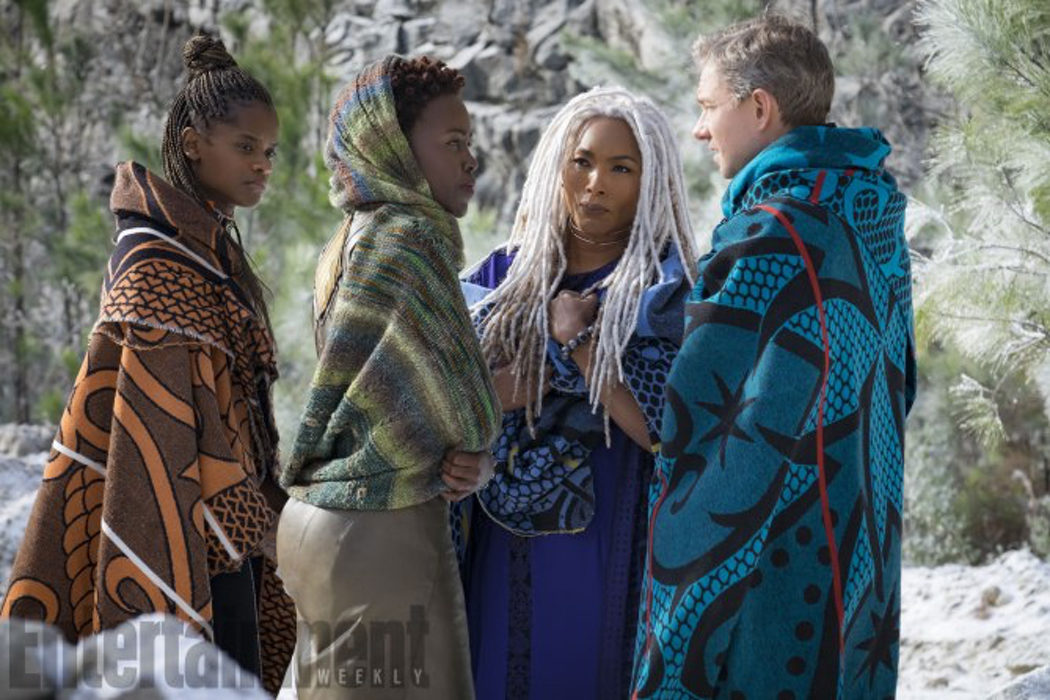 Martin Freeman junto a las Dora Milaje