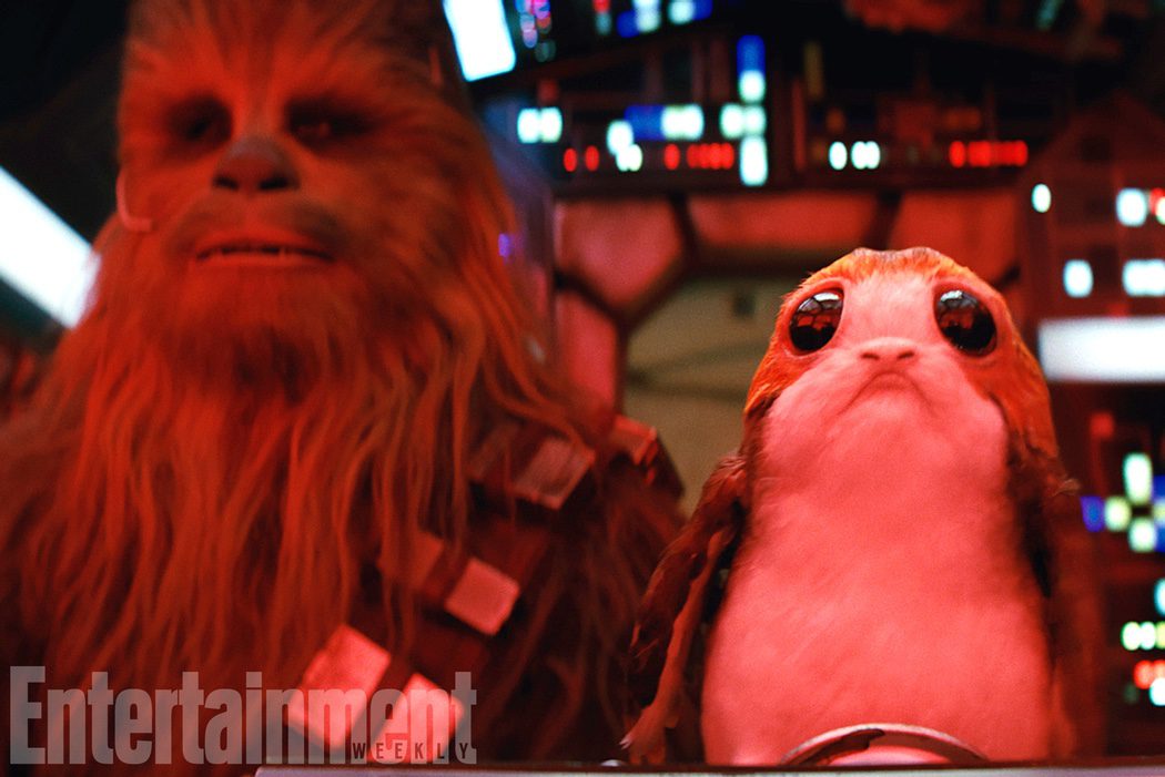 Chewbacca junto a una nueva adorable criatura