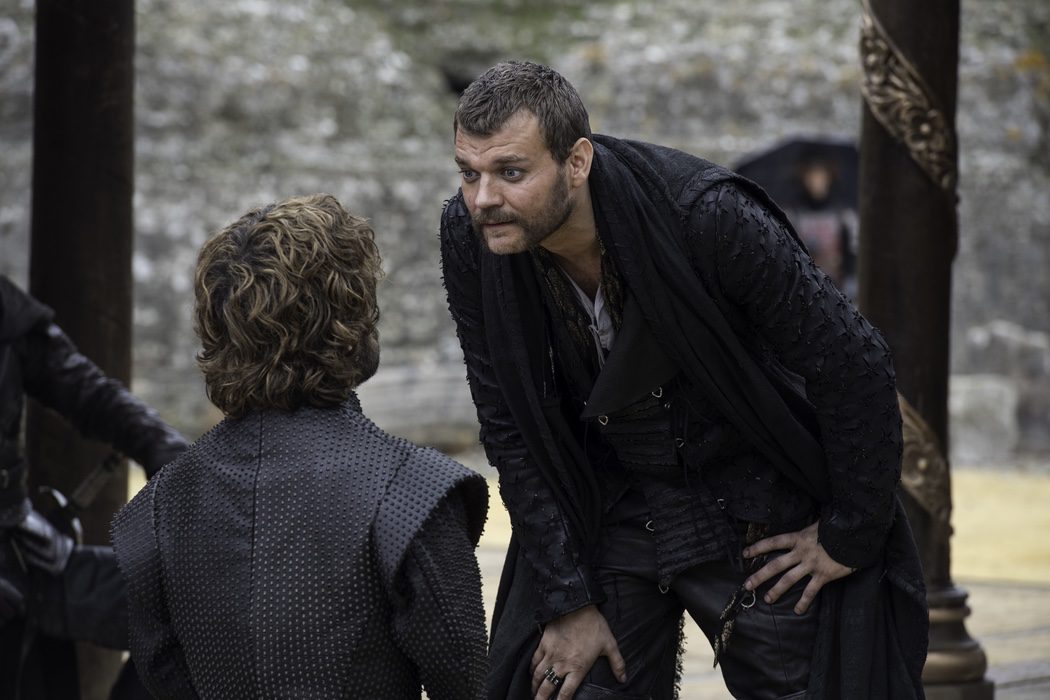 Euron Greyjoy y Tyrion conversando