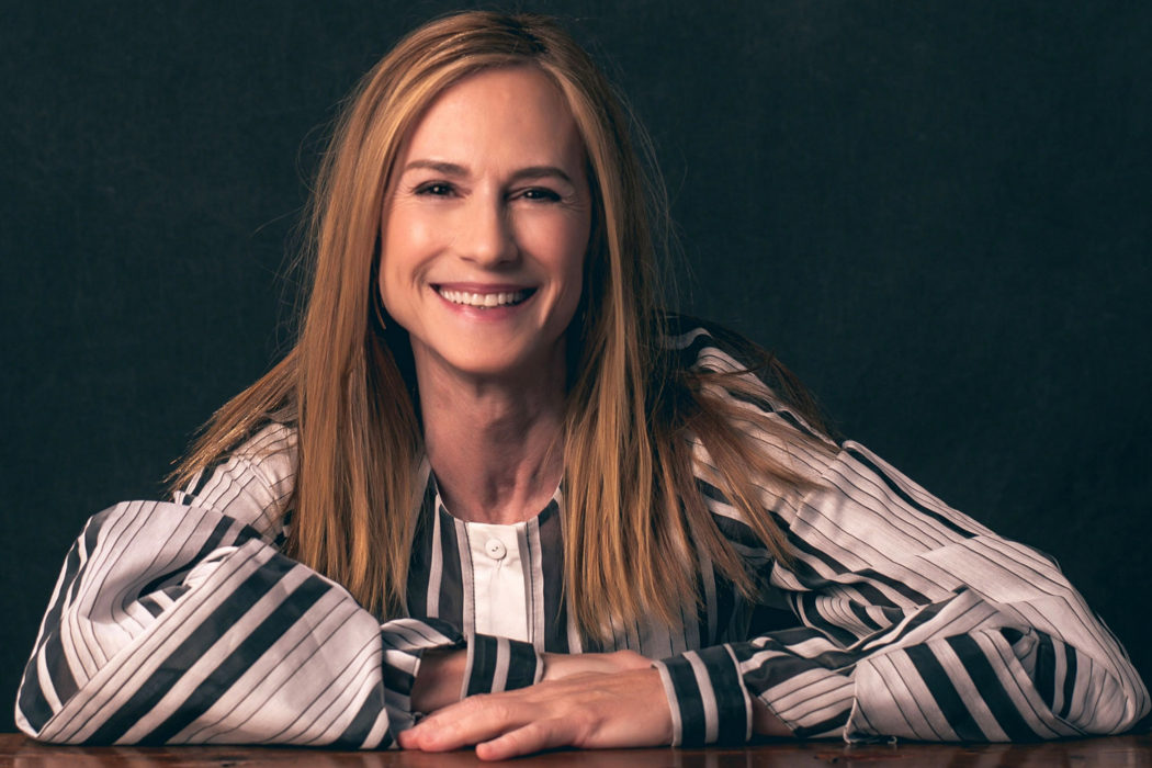 Holly Hunter en el papel de esposa