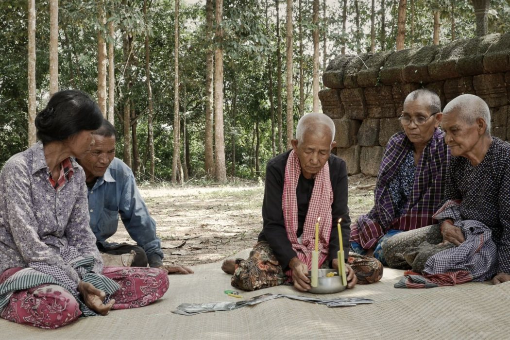 Camboya - 'Les Tombeaux sans noms (Graves Without a Name)'