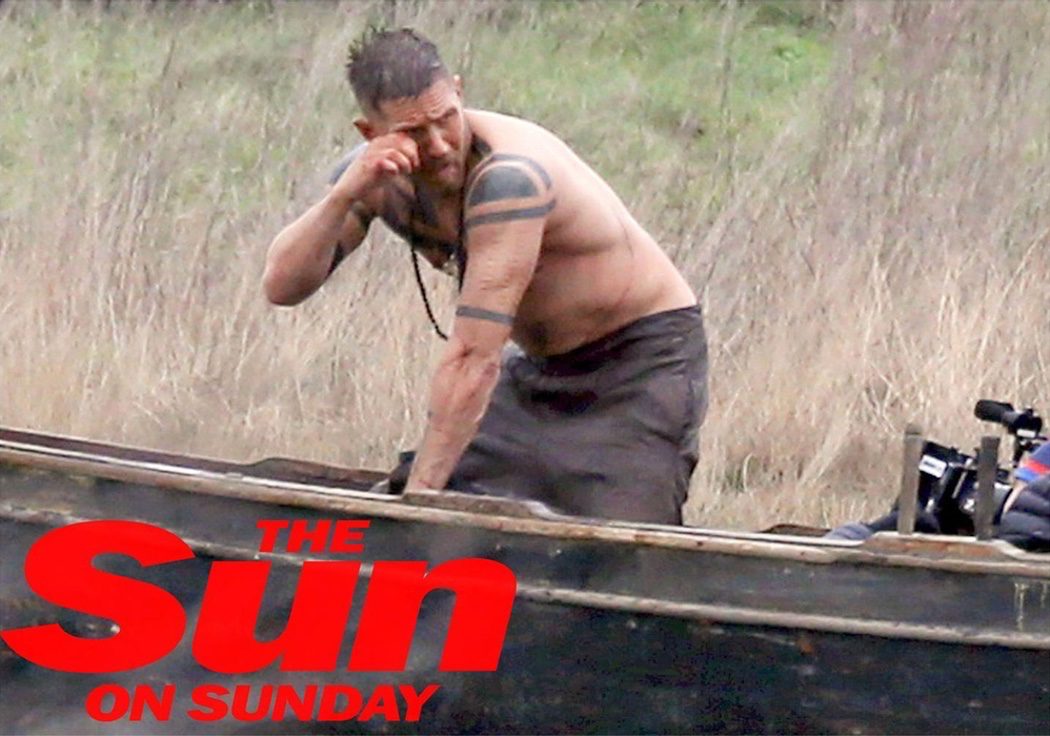 El cuerpo musculado de Tom Hardy